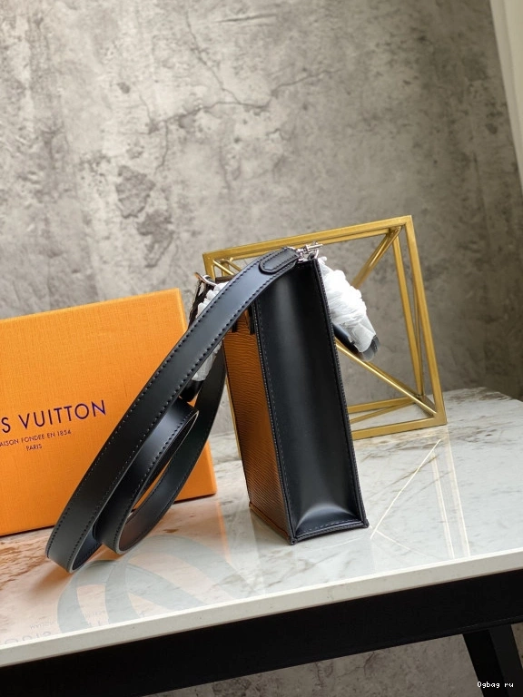 VUITTON LOUIS PLAT PETIT SAC 0722